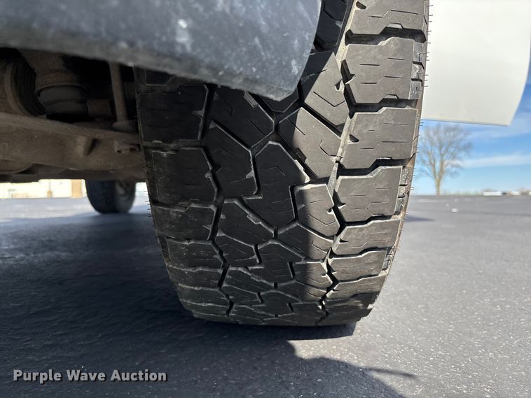 image for item FB3389 2013 GMC Sierra 3500 utility bed pickup truck