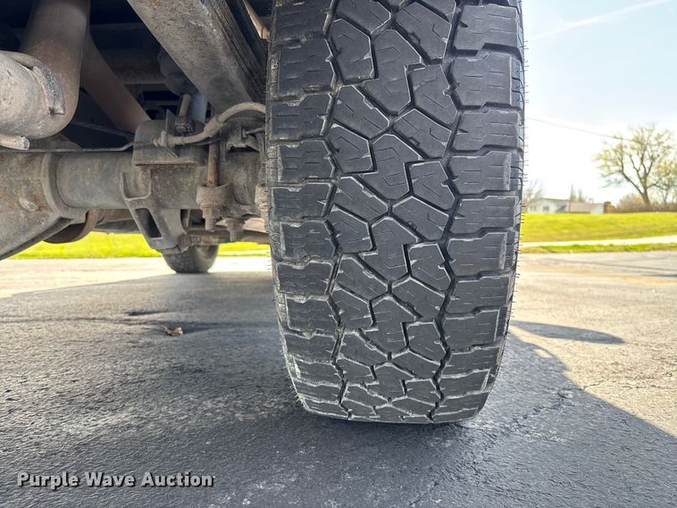 image for item FB3389 2013 GMC Sierra 3500 utility bed pickup truck