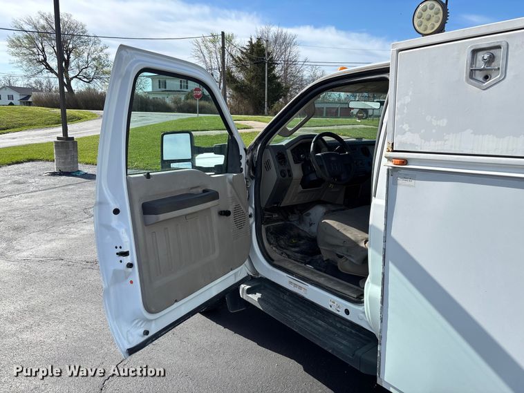 image for item FB3390 2008 Ford F450 Super Duty utility / service truck