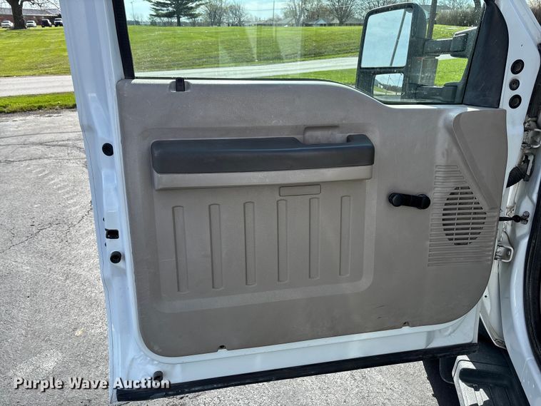 image for item FB3390 2008 Ford F450 Super Duty utility / service truck