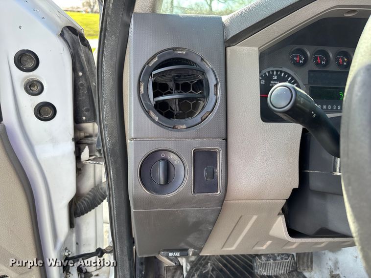 image for item FB3390 2008 Ford F450 Super Duty utility / service truck