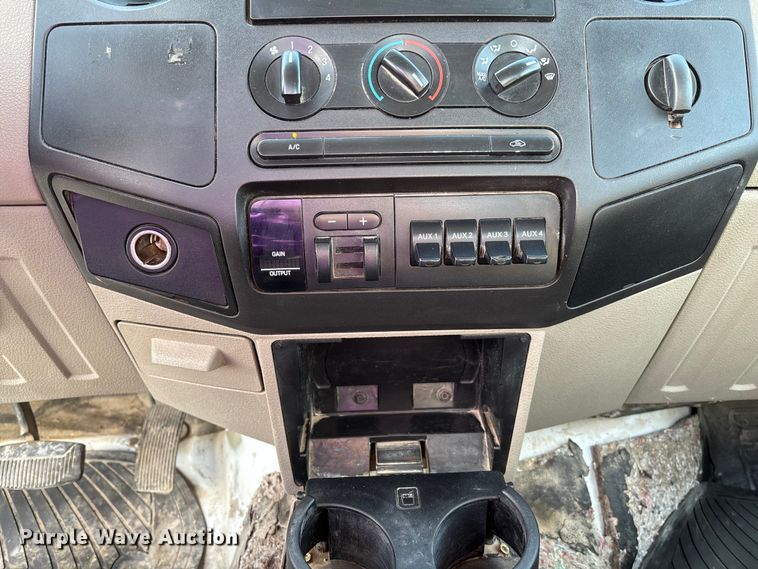 image for item FB3390 2008 Ford F450 Super Duty utility / service truck