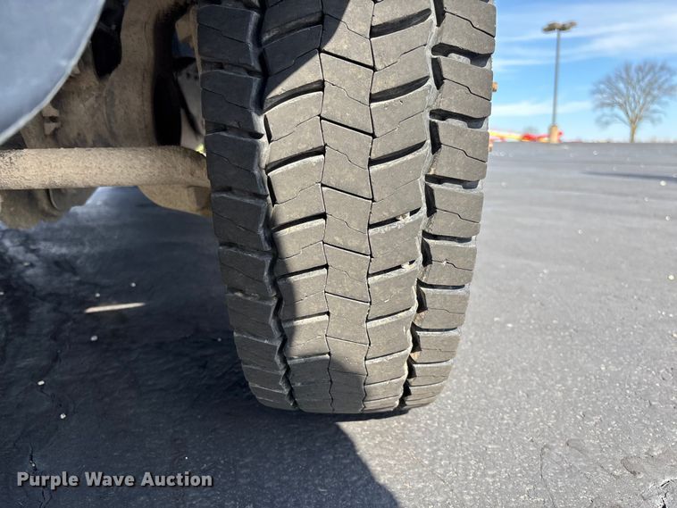 image for item FB3390 2008 Ford F450 Super Duty utility / service truck