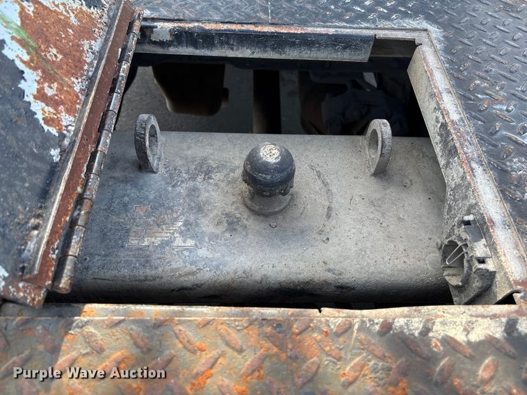 image for item FB3391 2012 Ford F350 Super Duty flatbed pickup truck