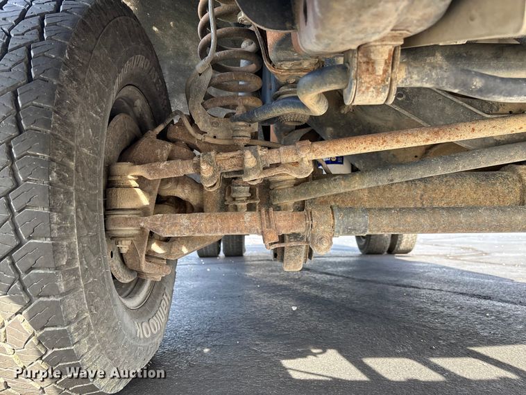 image for item FB3391 2012 Ford F350 Super Duty flatbed pickup truck