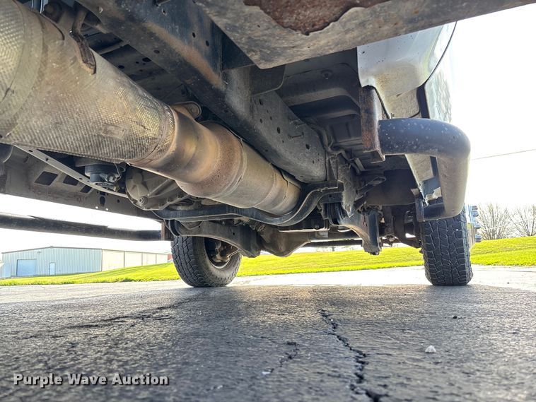 image for item FB3391 2012 Ford F350 Super Duty flatbed pickup truck