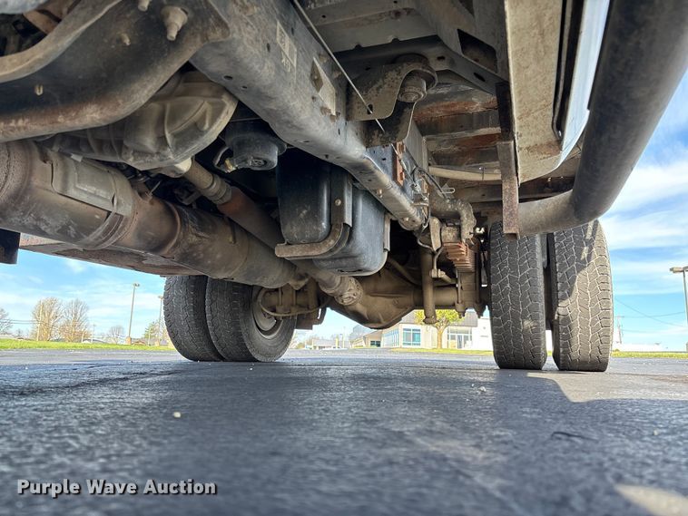 image for item FB3391 2012 Ford F350 Super Duty flatbed pickup truck