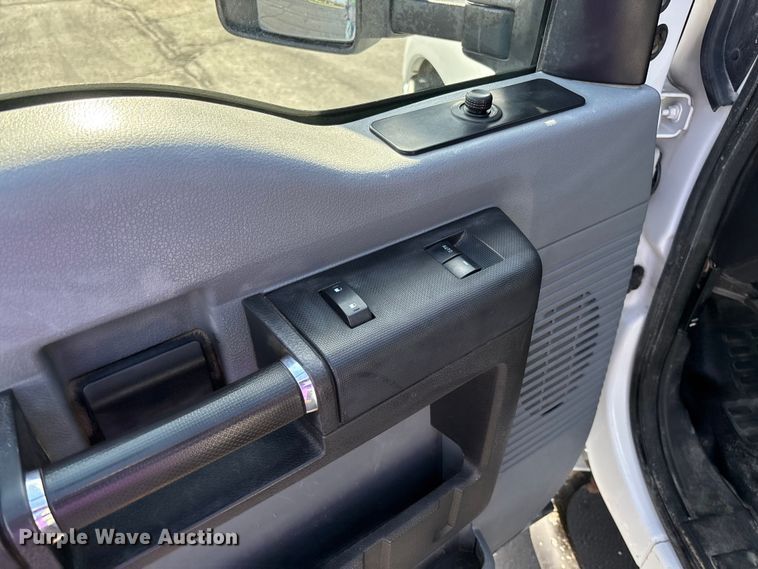 image for item FB3391 2012 Ford F350 Super Duty flatbed pickup truck