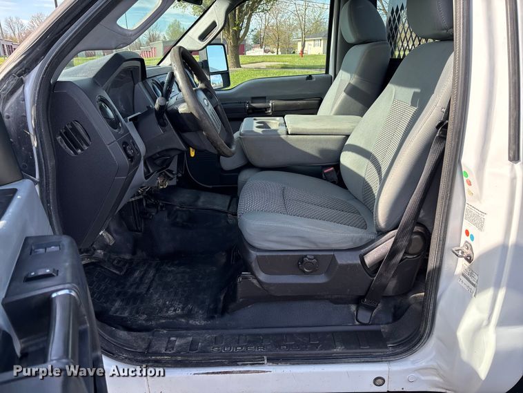 image for item FB3391 2012 Ford F350 Super Duty flatbed pickup truck