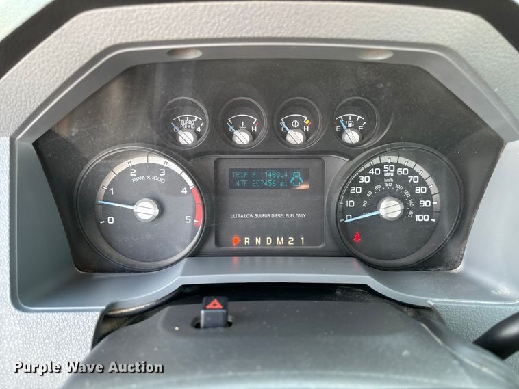 image for item FB3391 2012 Ford F350 Super Duty flatbed pickup truck