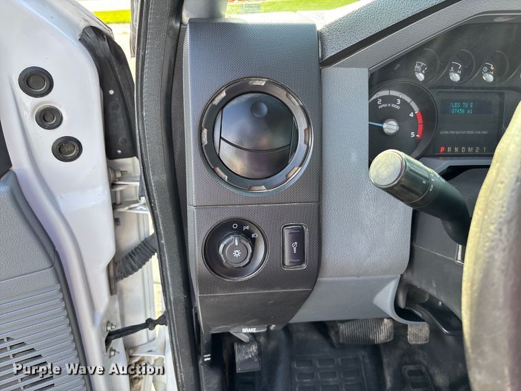 image for item FB3391 2012 Ford F350 Super Duty flatbed pickup truck