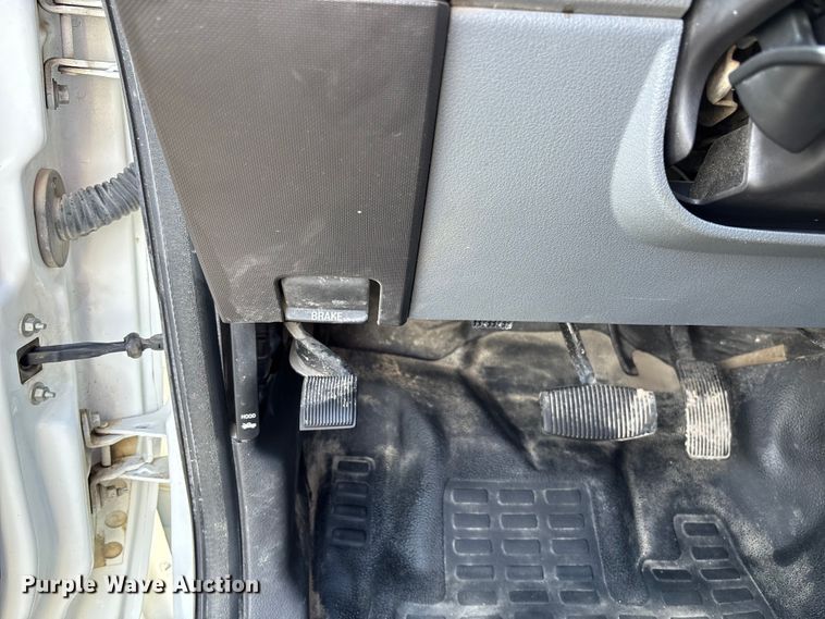 image for item FB3391 2012 Ford F350 Super Duty flatbed pickup truck