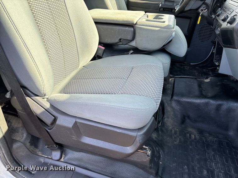 image for item FB3391 2012 Ford F350 Super Duty flatbed pickup truck