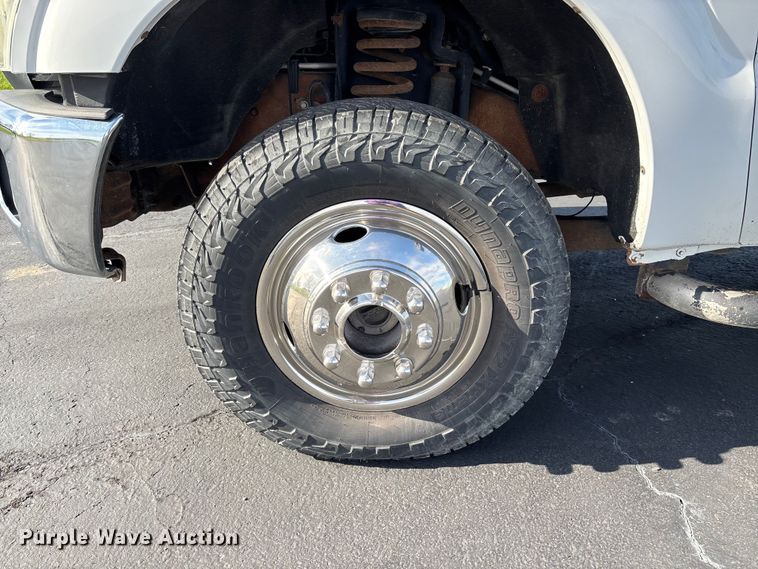 image for item FB3391 2012 Ford F350 Super Duty flatbed pickup truck