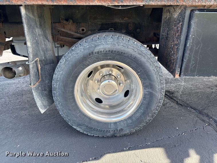 image for item FB3391 2012 Ford F350 Super Duty flatbed pickup truck