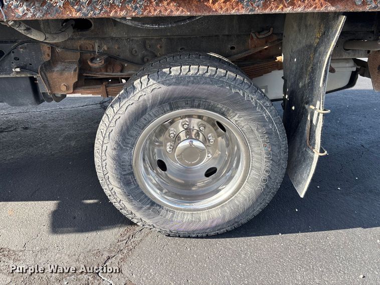 image for item FB3391 2012 Ford F350 Super Duty flatbed pickup truck