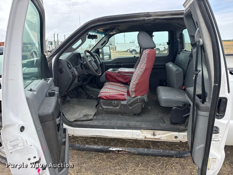 image for item FB7104 2016 Ford F250 Super Duty Ext. Cab pickup truck