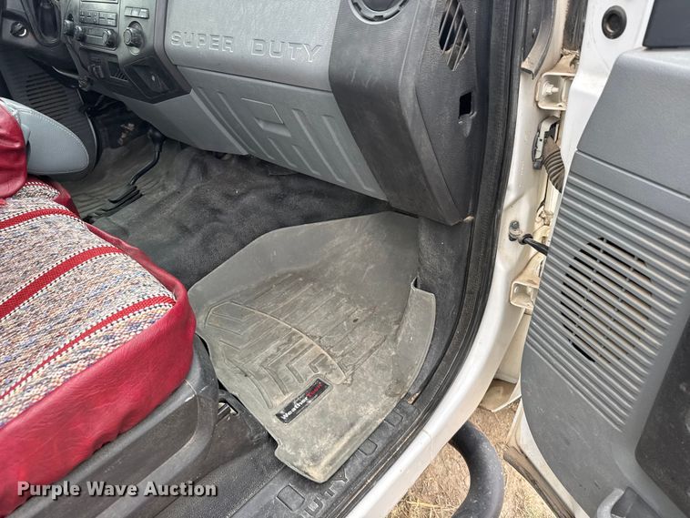 image for item FB7104 2016 Ford F250 Super Duty Ext. Cab pickup truck