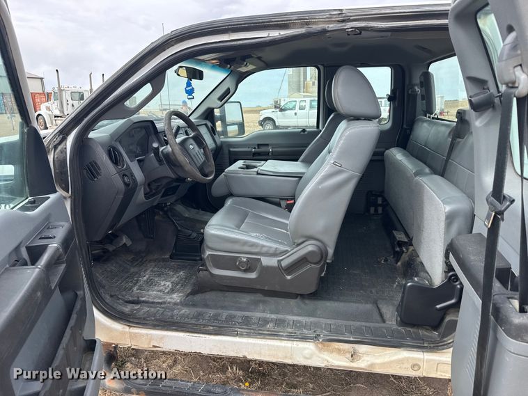 image for item FB7105 2016 Ford F250 Super Duty Ext. Cab pickup truck