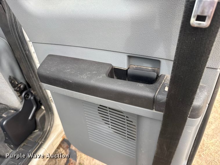 image for item FB7105 2016 Ford F250 Super Duty Ext. Cab pickup truck