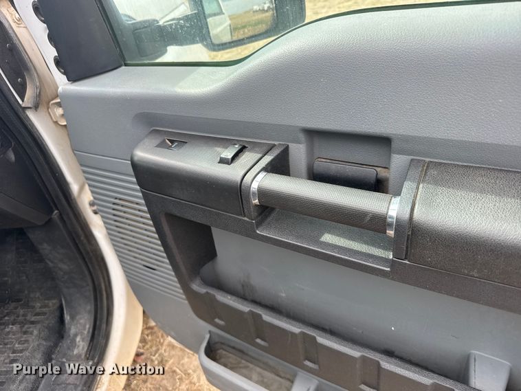 image for item FB7105 2016 Ford F250 Super Duty Ext. Cab pickup truck