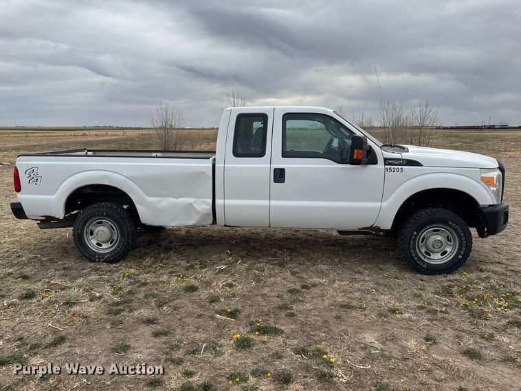 image for item FB7106 2016 Ford F250 Super Duty Ext. Cab pickup truck