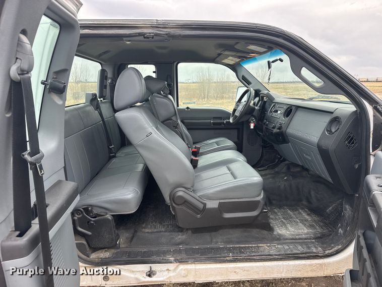image for item FB7106 2016 Ford F250 Super Duty Ext. Cab pickup truck
