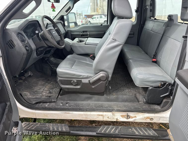 image for item FB7108 2016 Ford F250 Super Duty Ext. Cab pickup truck