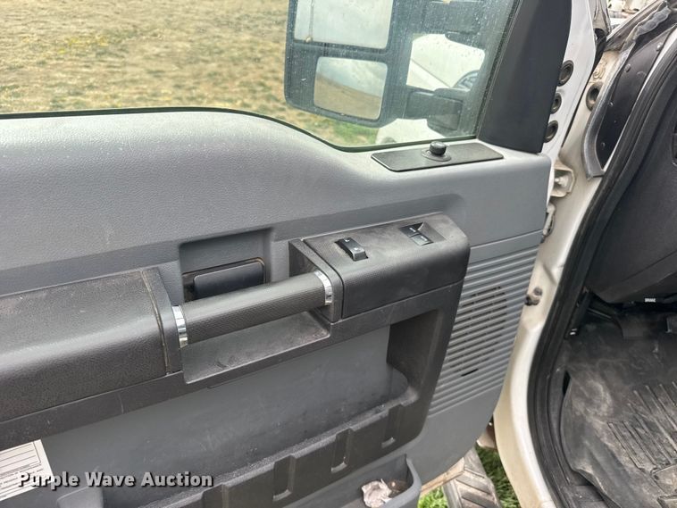 image for item FB7108 2016 Ford F250 Super Duty Ext. Cab pickup truck