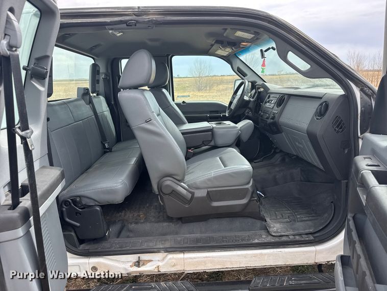 image for item FB7108 2016 Ford F250 Super Duty Ext. Cab pickup truck