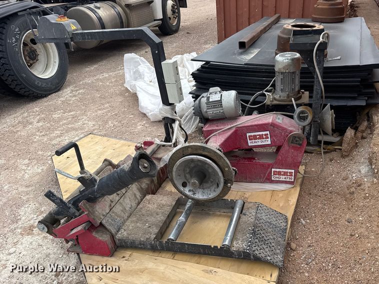 image for item FB7110 2014 Coats CHD-4730 Semi tire changer