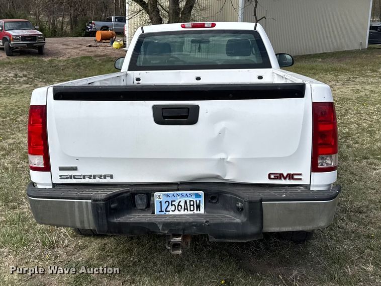 image for item FB7137 2010 GMC Sierra 1500 pickup truck