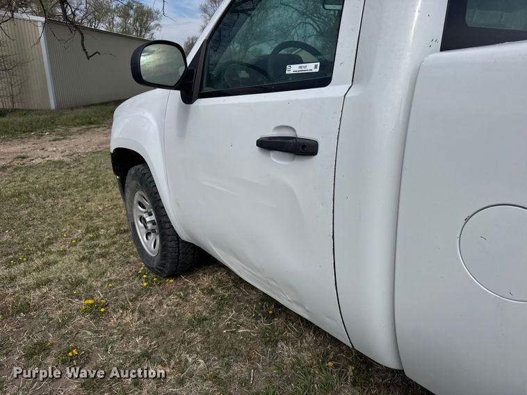 image for item FB7137 2010 GMC Sierra 1500 pickup truck