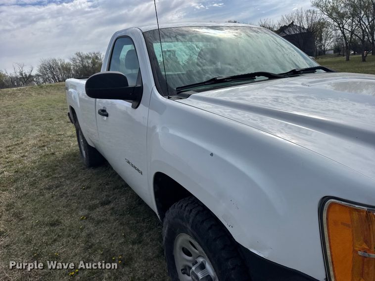 image for item FB7137 2010 GMC Sierra 1500 pickup truck