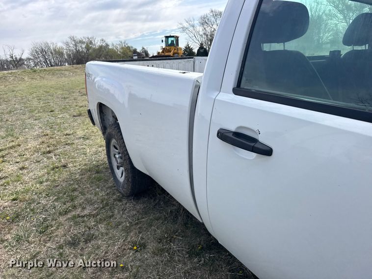image for item FB7137 2010 GMC Sierra 1500 pickup truck