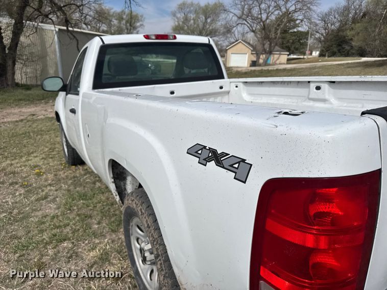 image for item FB7137 2010 GMC Sierra 1500 pickup truck