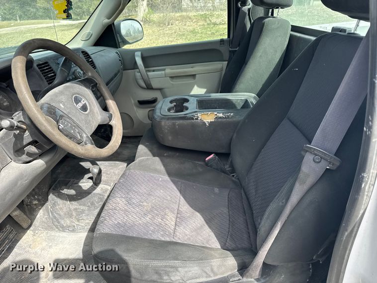 image for item FB7137 2010 GMC Sierra 1500 pickup truck