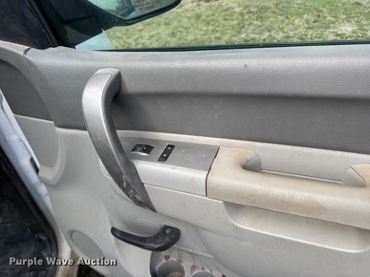 image for item FB7137 2010 GMC Sierra 1500 pickup truck