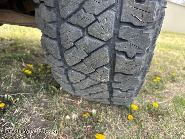 image for item FB7137 2010 GMC Sierra 1500 pickup truck