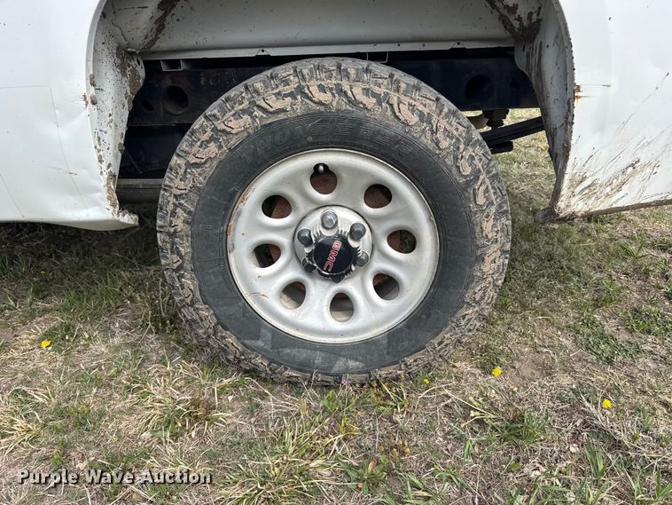 image for item FB7137 2010 GMC Sierra 1500 pickup truck
