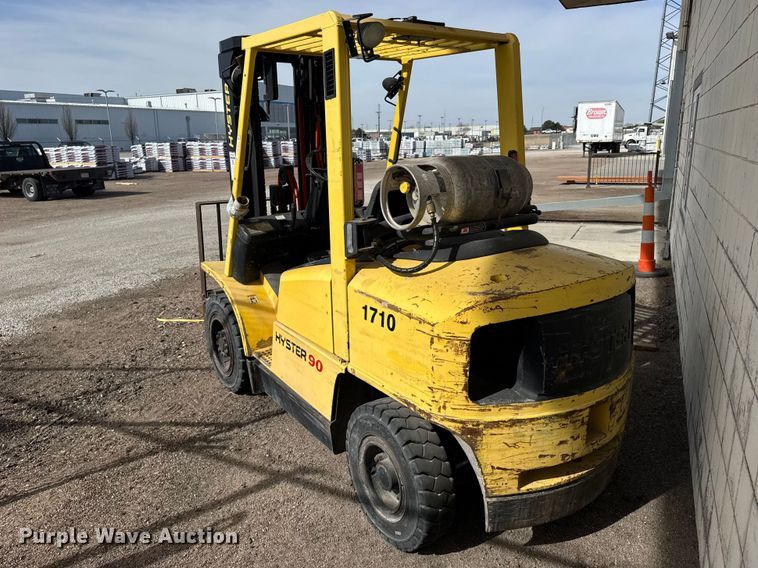 image for item FB7144 2005 Hyster 90 forklift