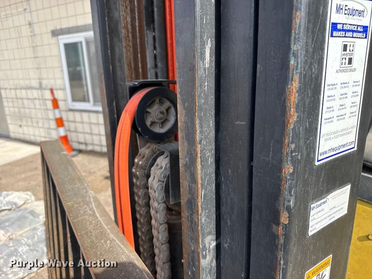 image for item FB7144 2005 Hyster 90 forklift