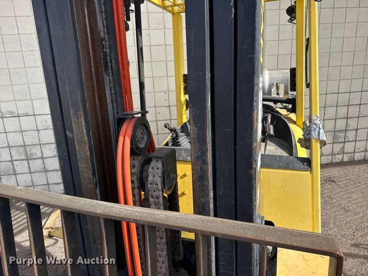 image for item FB7144 2005 Hyster 90 forklift