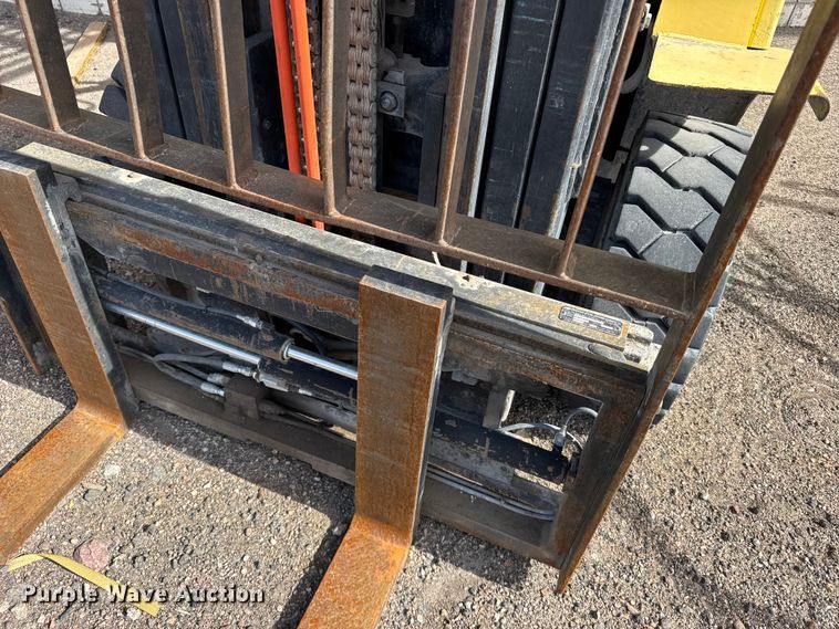 image for item FB7144 2005 Hyster 90 forklift