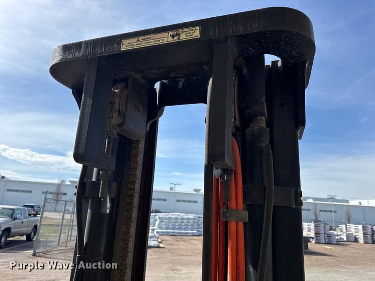 image for item FB7144 2005 Hyster 90 forklift
