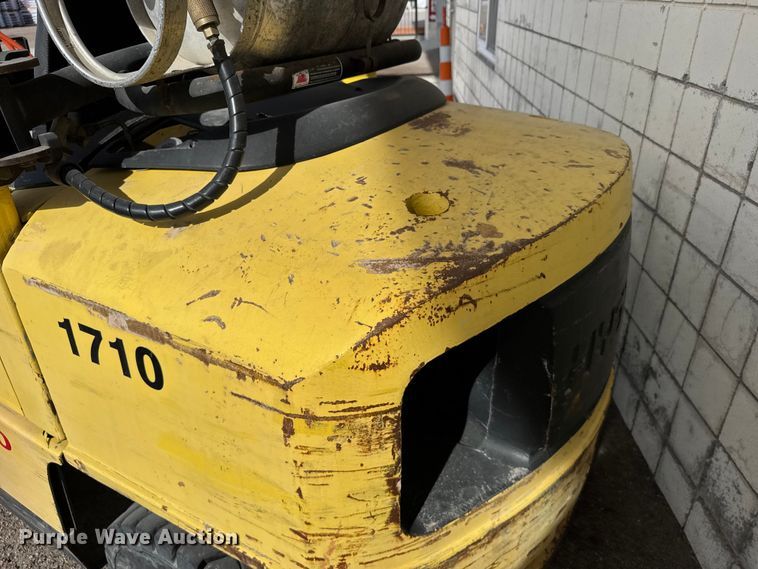 image for item FB7144 2005 Hyster 90 forklift