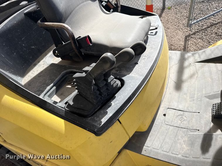 image for item FB7144 2005 Hyster 90 forklift