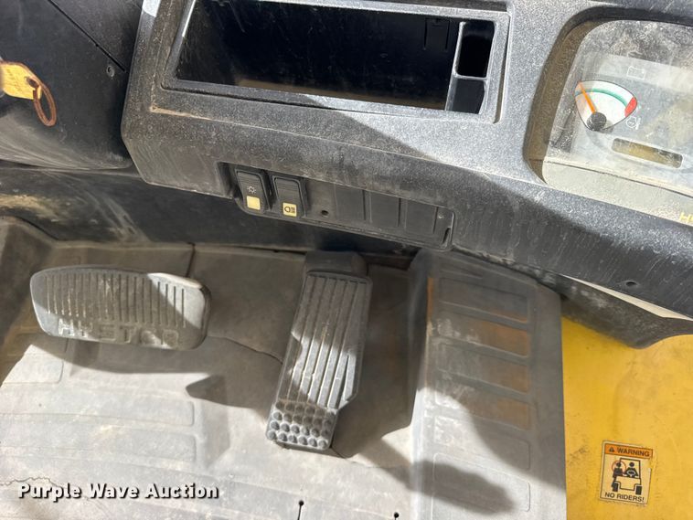 image for item FB7144 2005 Hyster 90 forklift