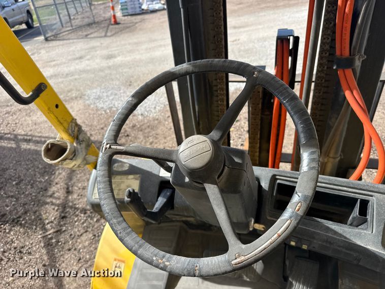 image for item FB7144 2005 Hyster 90 forklift
