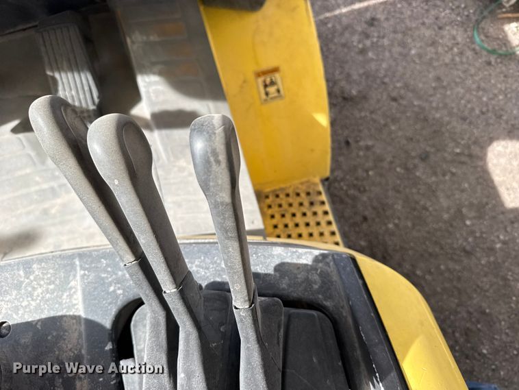 image for item FB7144 2005 Hyster 90 forklift